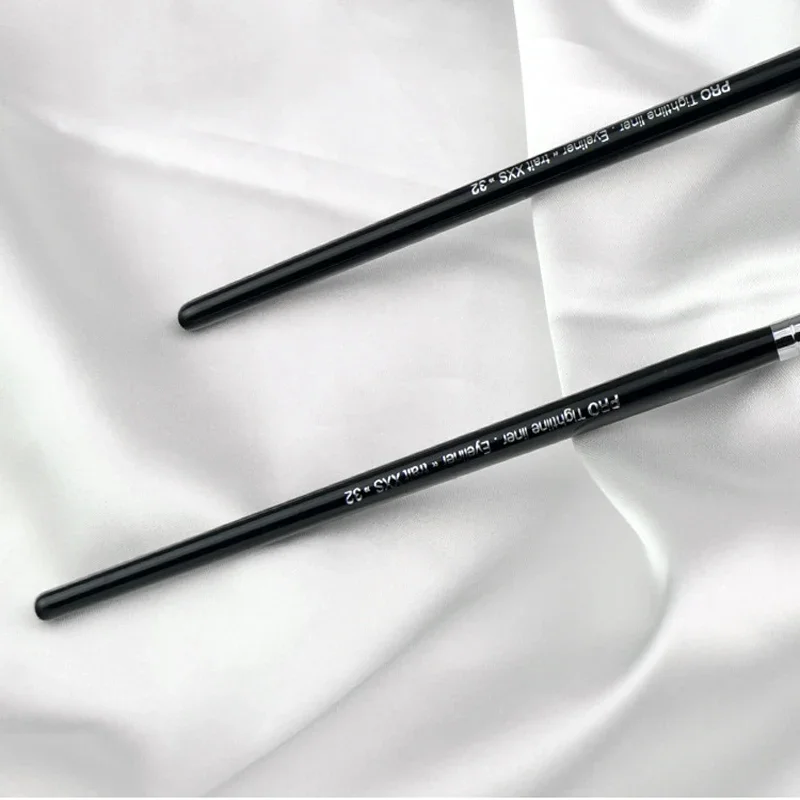 SEP di buona qualità # 32 pennelli PRO Tightline Liner Pennello per trucco eyeliner piatto di piccola precisione per truccatore