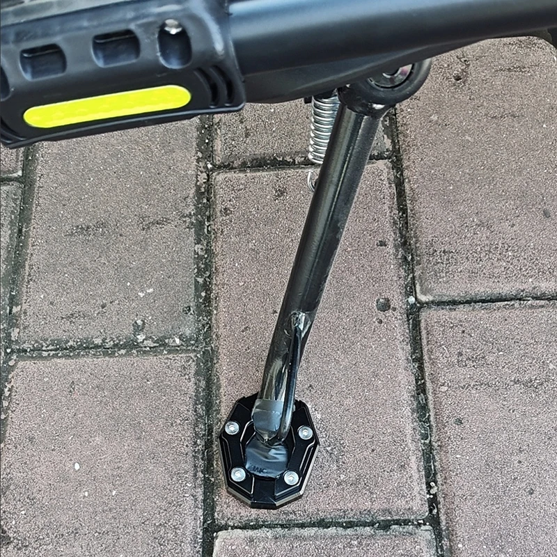 العالمي للدراجات النارية الجانب حامل غطاء دراجة القدم تمديد مسنده المضادة للانزلاق الموسع قاعدة منصات لياماها Nmax هوندا PCX