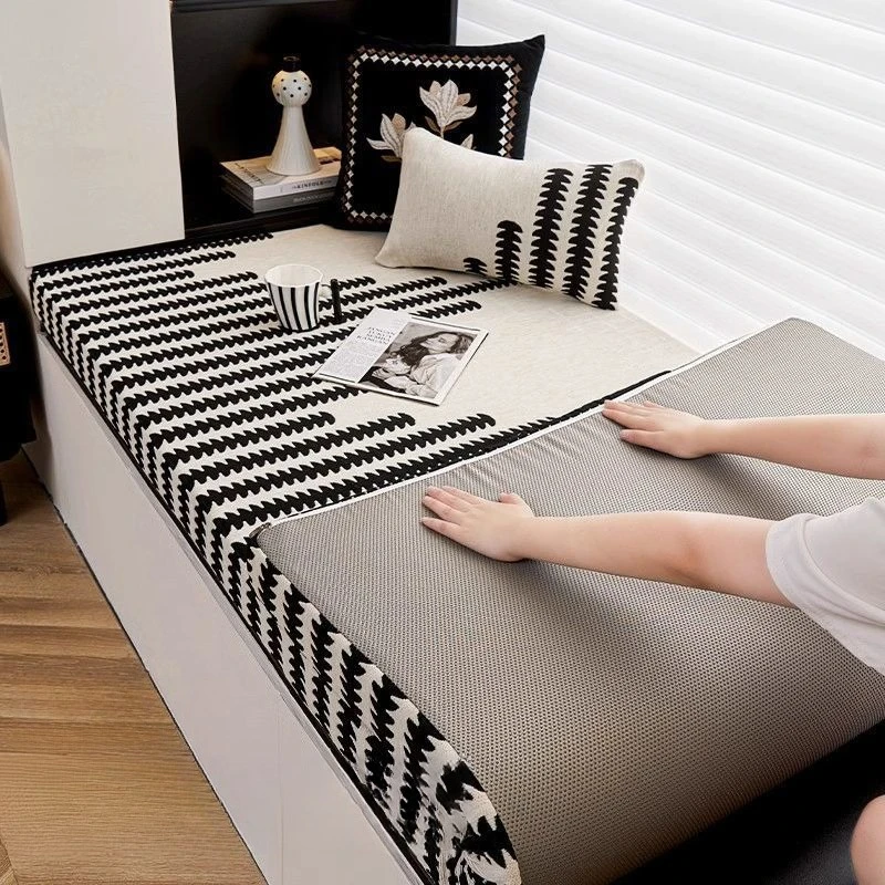 

New bay window, sill pad, four-season universal balcony, light luxury, high-end master bedroom, chenille seat cushion, non-slip