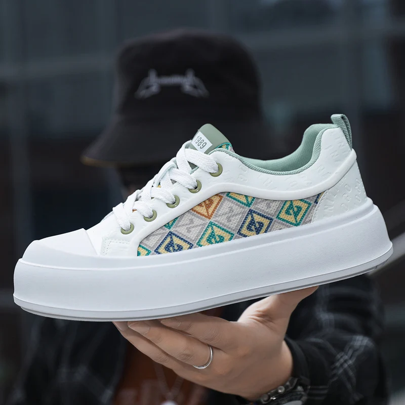 

Fashion New Men Skateboard Sneakers Comfortable Low Cut Men's Soft-Soled Shoes Platform Casual Skate Shoes Man Designer Shoes