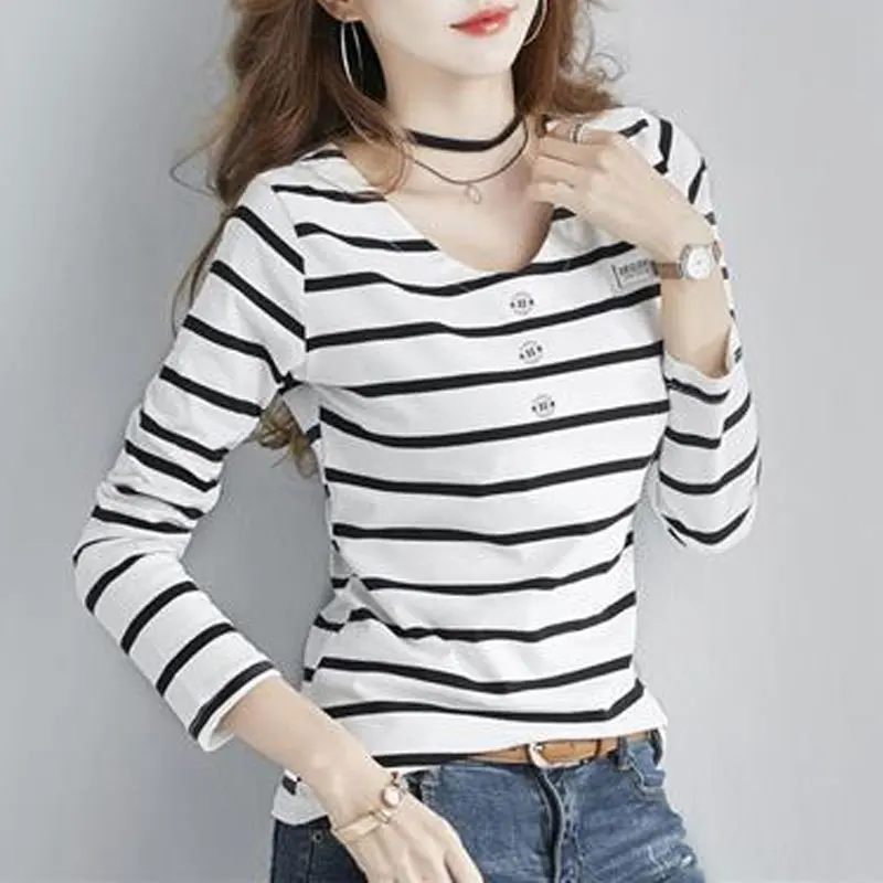 

Stylish Patch Designs Pullovers Spring Autumn Round Neck Button Long Sleeve Women's Clothing Slim Casual Striped Basic T-shirt