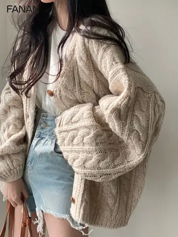 New Autumn and Winter Niche Knit Cardigan for Women, Designed in a Lazy Style, Khaki Loose V-Neck Cardigan, Casual and Elegant Autumn and Winter Outerwear, Basic Versatile Style for Urban Commuting, Stylish and Fashionable Casual Resort Style, Designer Pattern Niche Knit Cardigan, Valentine's Day Holiday Clothing, Instagram-Style Clothing, Popular among Koreans, Date Gift, Women's Clothing