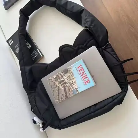 Anime Hello Kitty svart Högkvalitativ fritidsaxelväska Ny Stor kapacitet Flickahjärtkattunge Toteväska Julklappar 8 best sales svart Hello Kitty-väska - №4