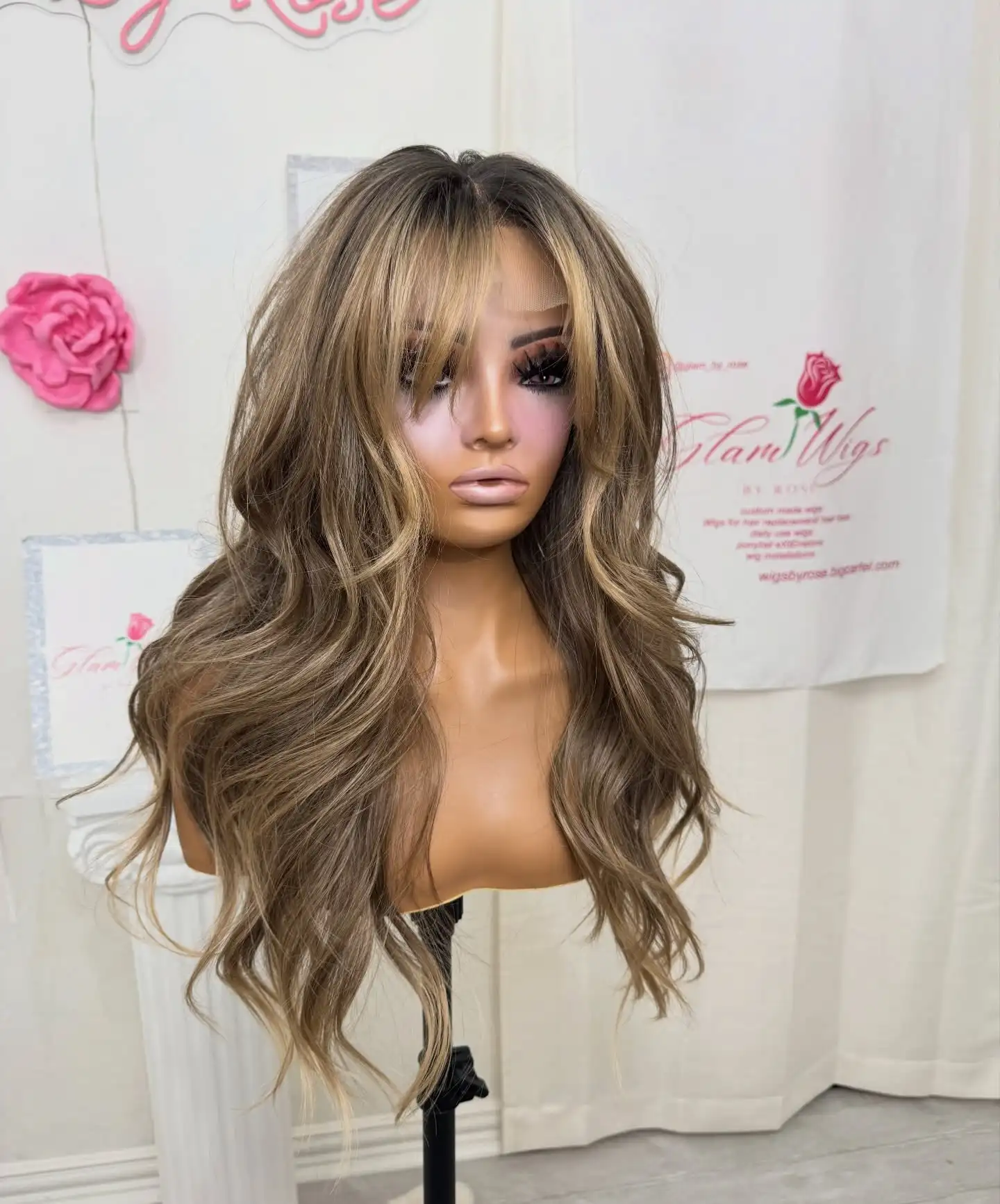 

Brown Balayage Body Wave Synthetic Natural Looking 13*4 HD Lace Front Wig 20Inch with Curtain Bangs Long Wavy WigS Women daily