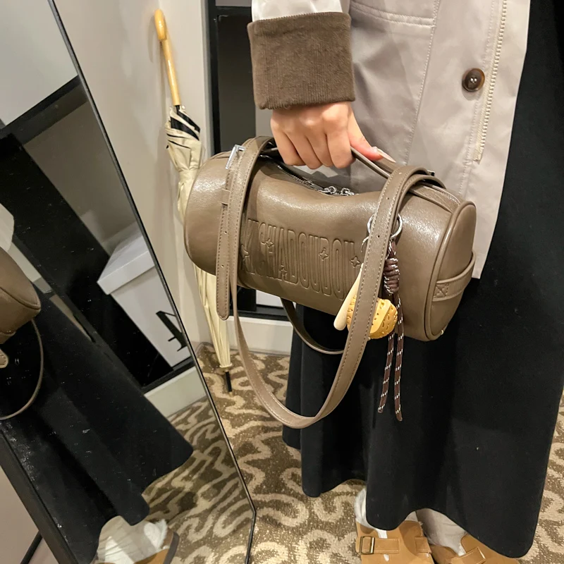 حقائب كتف متعددة الوظائف على شكل اسطوانة للنساء لشتاء 2024 أحدث حقائب يد مصممة حقيبة كروس فاخرة مع قلادة #6