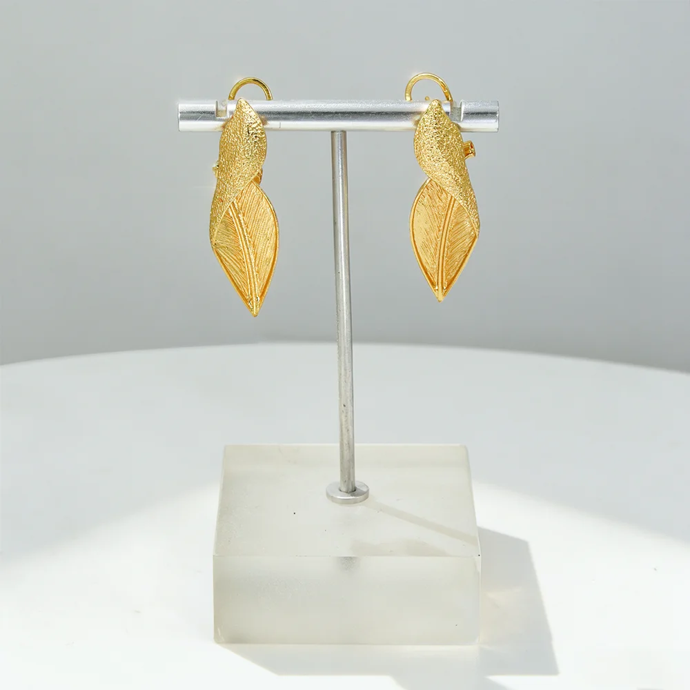 YTJX Vintage Strukturierte Gedrehte Blatt-Ohrringe, Goldfarbene Metall-Blatt-Hängeohrringe, Bohemian-Statement-Modeschmuck für Frauen – Detail 5