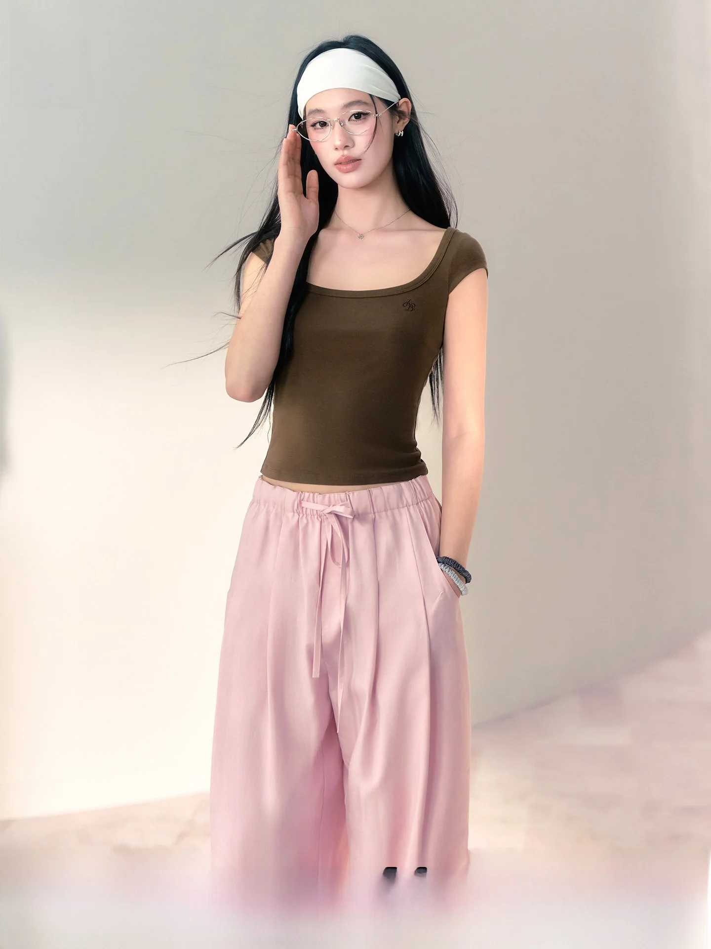 

ANDYET ADEasy All Light Sport Series Slim Fit Base Layer Lycra ort Sve Small Flng Sve T-irt for Women Summer Cas...