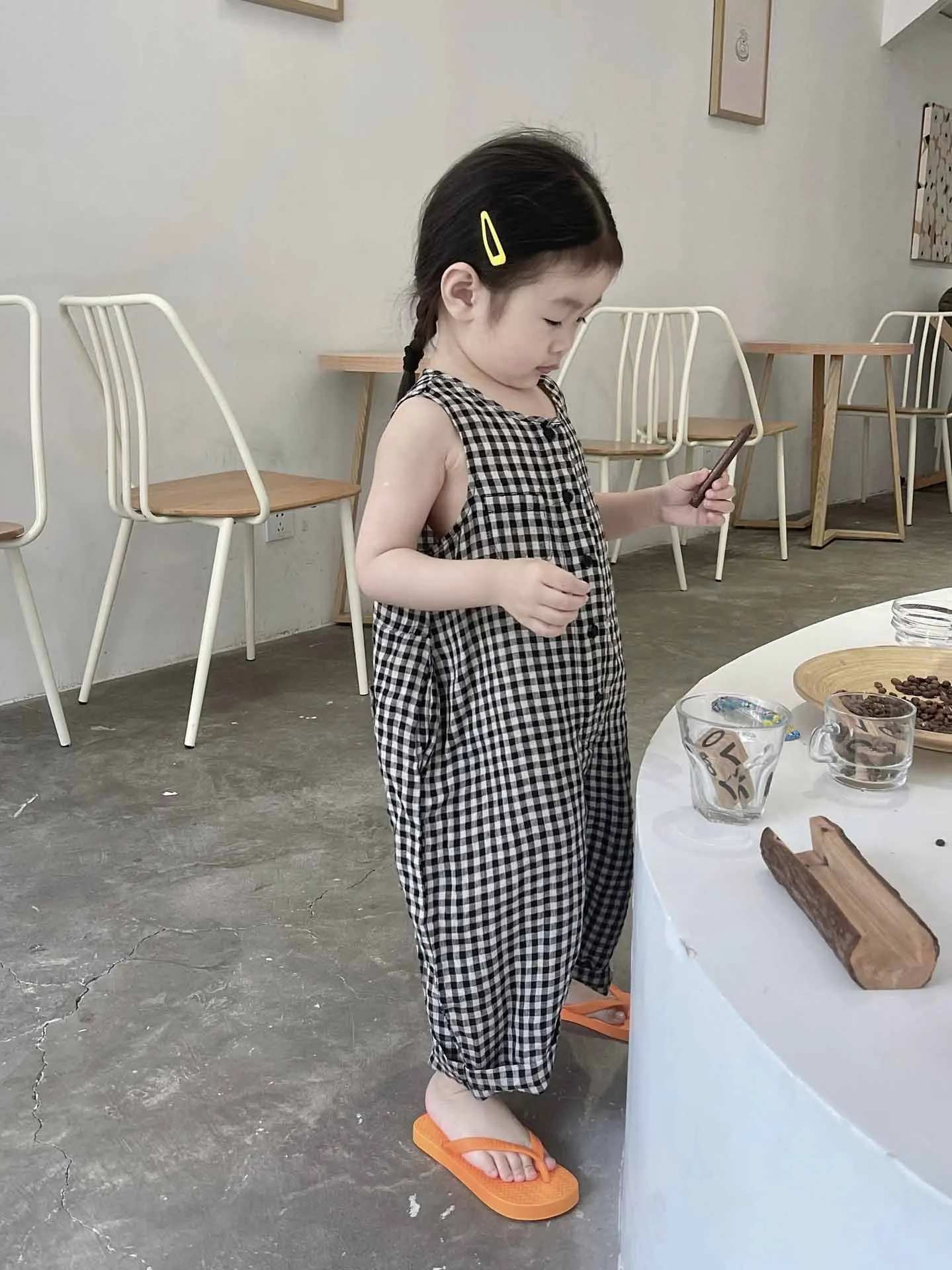 Children\'s Black And White Checkered Jumpsuit New Summer Style Sleeveless Loose Fitting Rompers For Boys Girls Casual Clothes