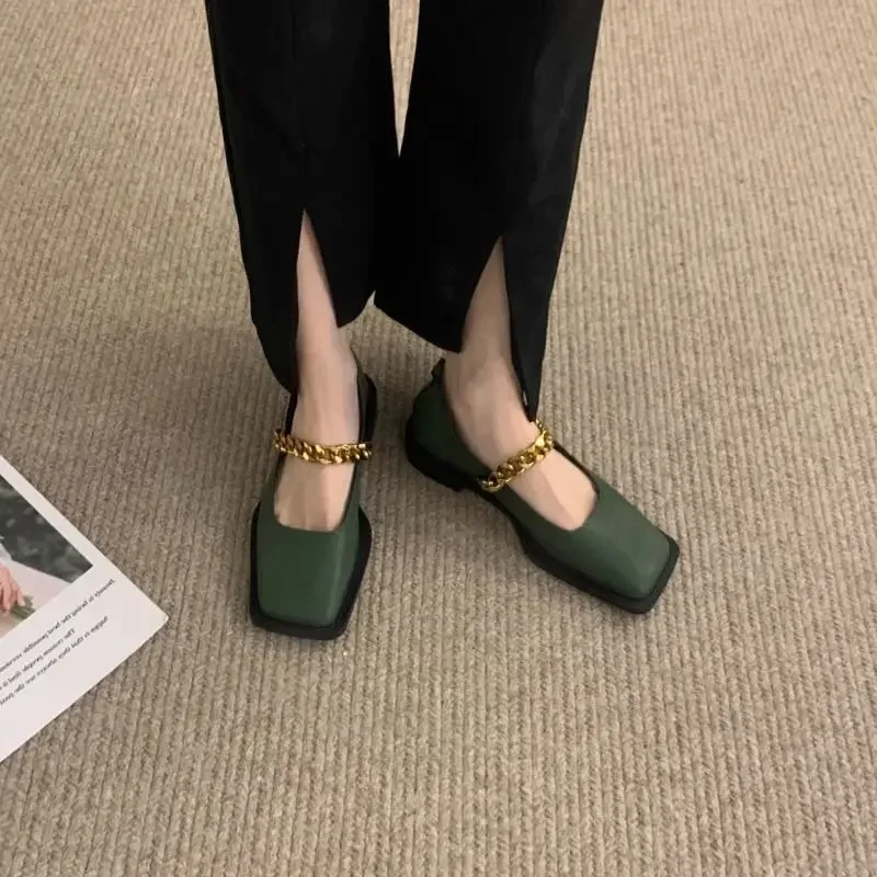 

British Style Women's Versatile Mary Jane Petite Leather Shoes Square Toe Retro Loafers With Metal Chain 2025 New Design