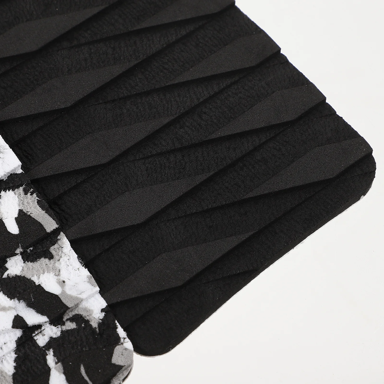 

1Set Surfboard Traction Pad Eva Anti-Slip Tail Pad for Surfing Boards Strong Adhesive Long-Lasting Bond Portable Skimboard