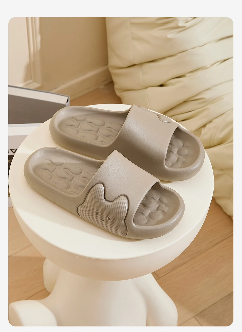 Damen- und Herren-Hausschuhe mit Cartoon-Katzenmuster, ultraweiche Cloud-Komfortsohle, rutschfeste Massage-Sandalen für den Innenbereich für die Familie – Detail 8
