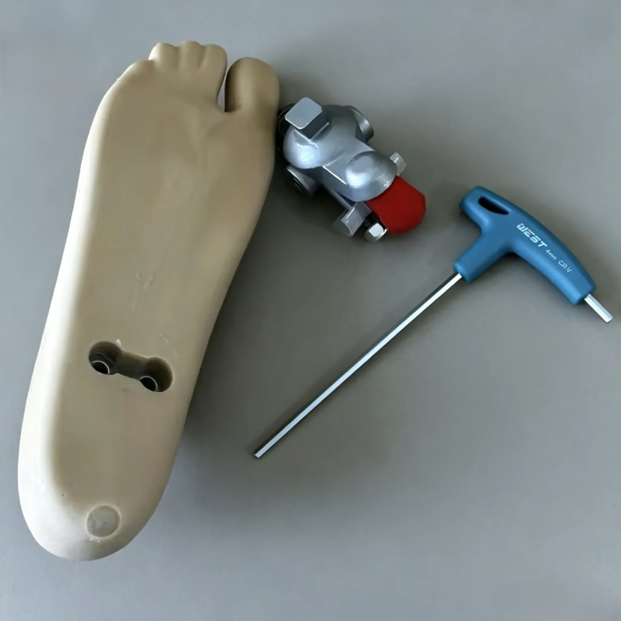 Double Axis Prosthetic Foot with Adapter Split Toes Artificial Foot Amputees Prosthesis Leg Parts Prosthetic Component for Walk
