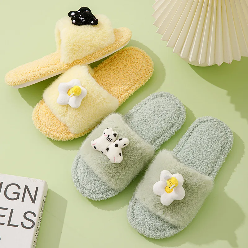 

Хлопковые тапочки с героями мультфильмов. Домашние тапочки Plu Aron Color Slip-On oes. Удобные тапочки на плоской подошве из мягкого материала.