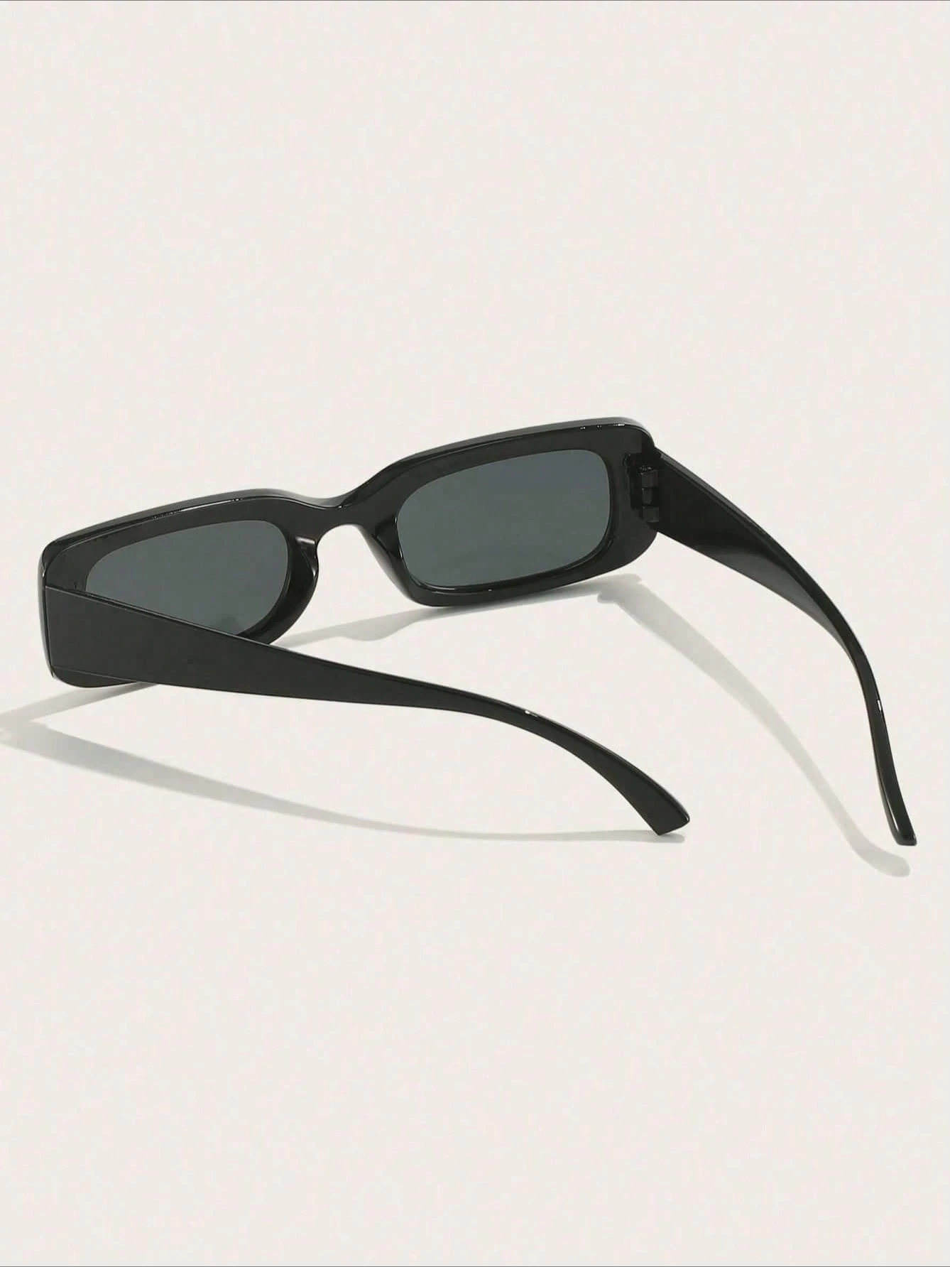 قطعة واحدة من النظارات الشمسية المربعة للجنسين للعب على الشاطئ والتصوير اليومي