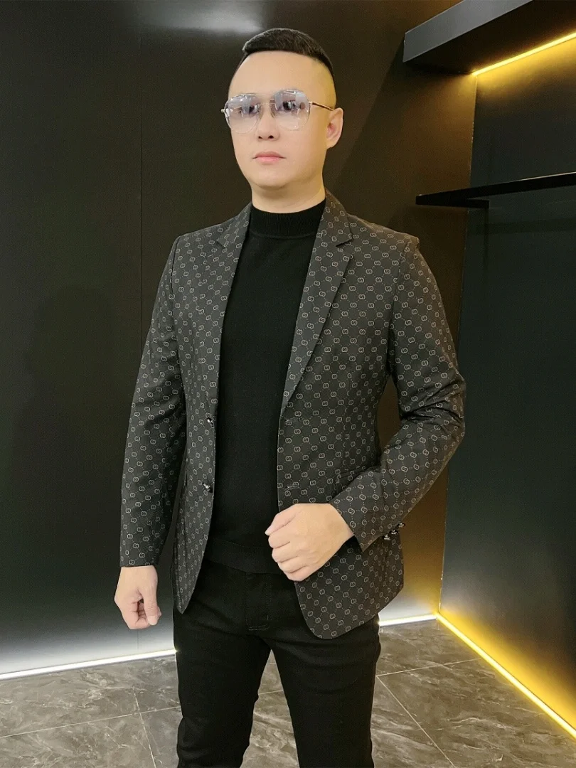 

Новый мужской повседневный модный костюм 929 для весенне-осеннего сезона, приталенный, с пуговицами, не требует глажки, молодежный стиль