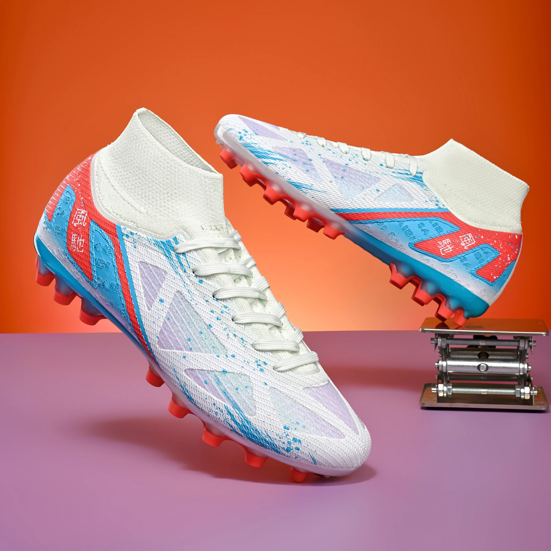 

Новые мужские футбольные бутсы для профессиональных матчей, нескользящие тренировочные кроссовки для игры на траве, ультралегкие унисекс-кроссовки для спорта на открытом воздухе.