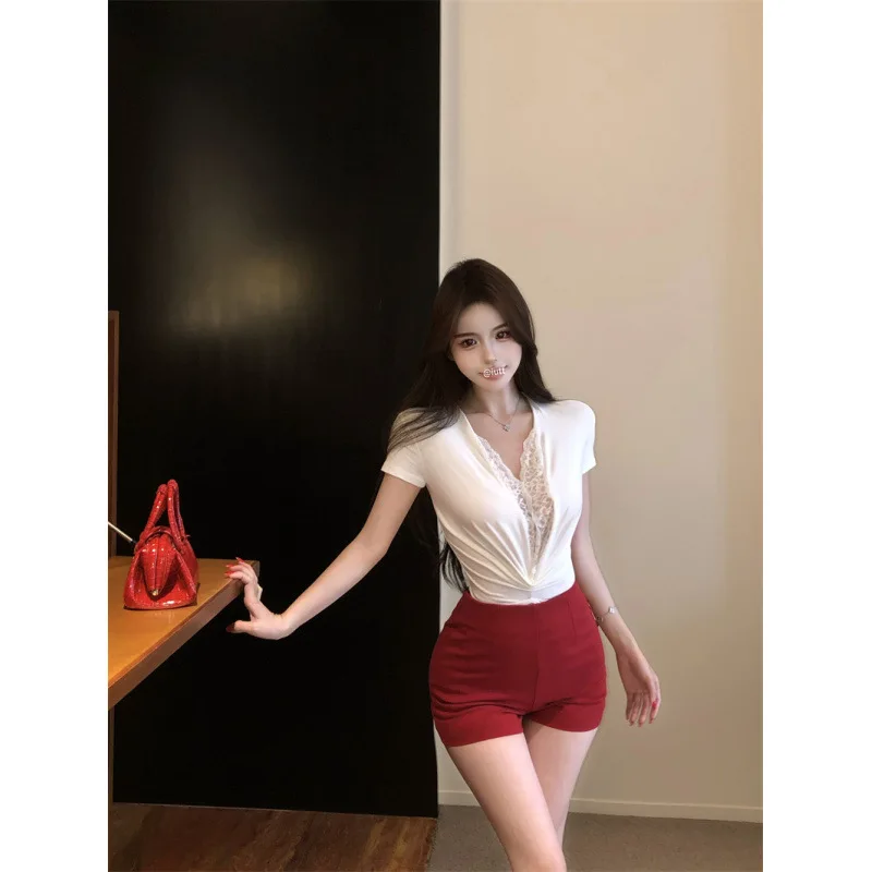 

Women‘s V-neck Slim-fit Shirt, Lace Spliced Tees, Hot Sweet Style 2025, Streetwear