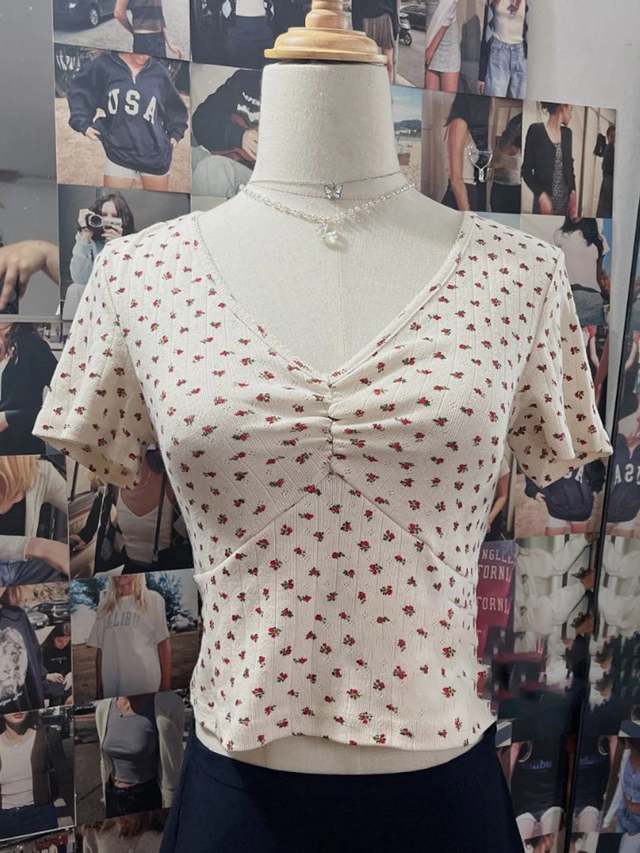 

Red Floral Print Sweet Crop Top Woman V-Neck Folds Hollow Out Cotton Casual T-Shirt Y2k Female Vintage Short Sleeve Slim Tops