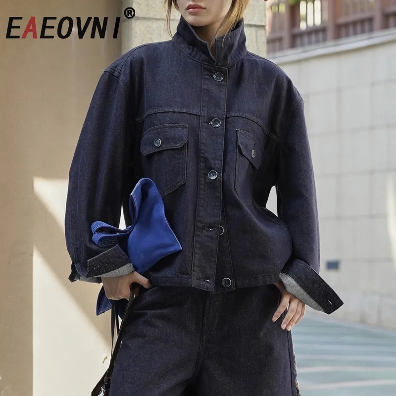 

EAEOVNI винтажная синяя джинсовая короткая куртка для женщин с лацканами и карманами, дизайнерское короткое пальто на пуговицах, уличная одежда, осень 2024, новая одежда
