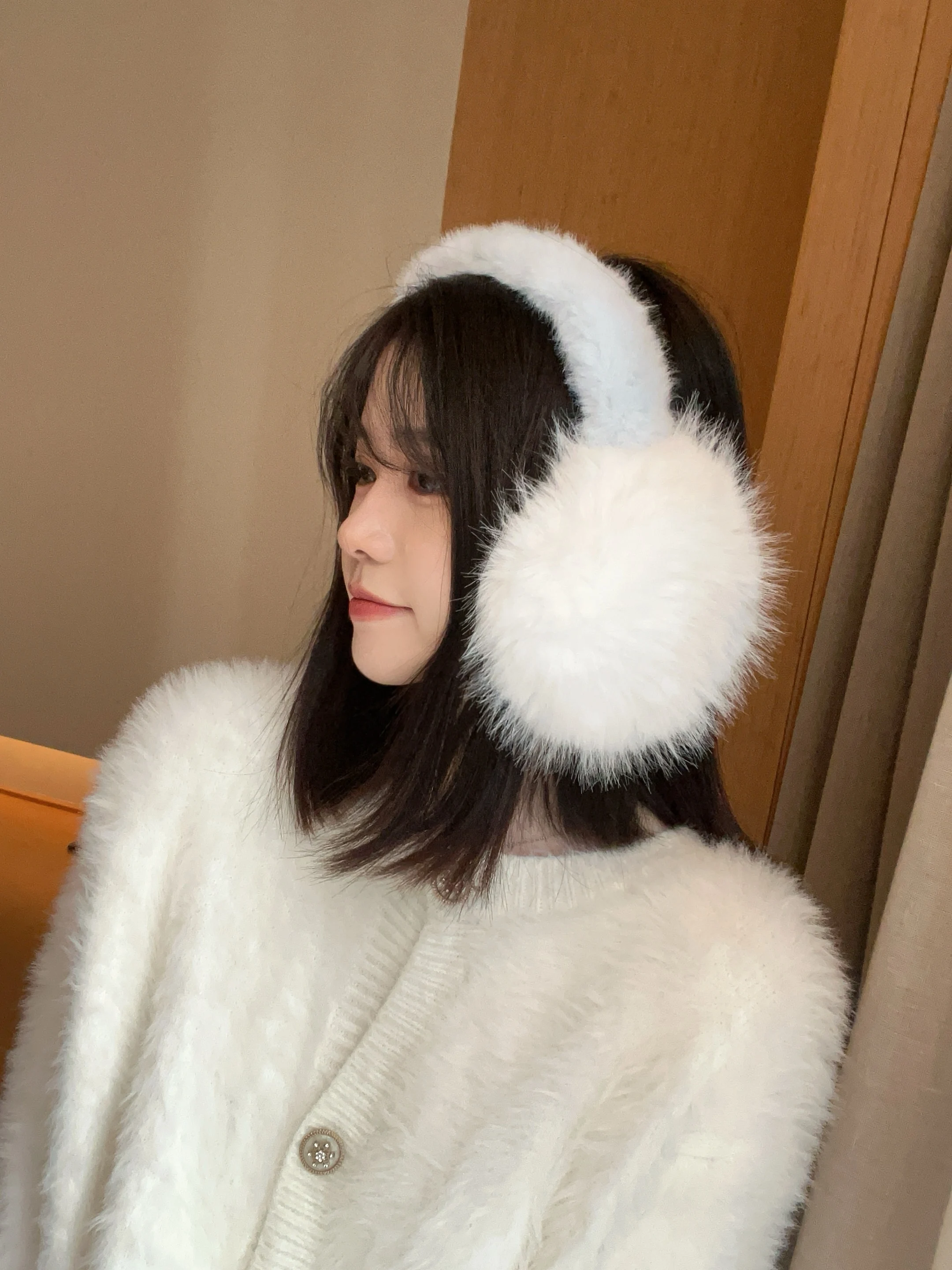 ANJJ ใหม่ Plush Earmuffs 5 สีนวัตกรรมแฟชั่น Contrast สีอินเทรนด์ Earmuffs สําหรับเพื่อนที่ดีที่สุดของขวัญวันเกิด