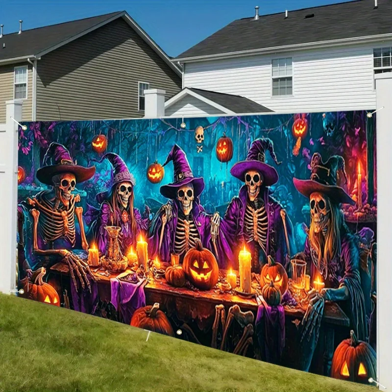 Ein großes flaches 2D-Polyester-Banner für eine Halloween-Party, mit schrecklichem Totenkopf, Hexe, Kürbislaterne und Fledermausdesign