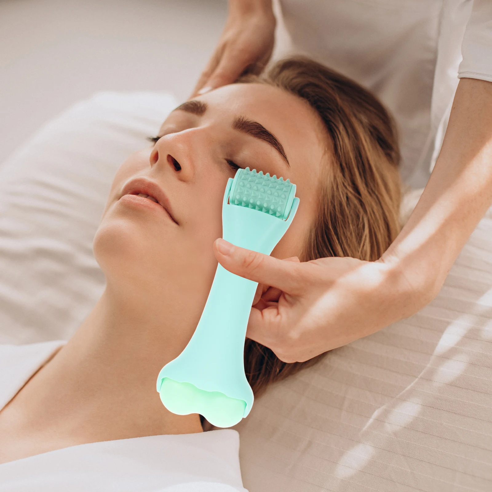 

Double-Head Facial Massage Roller Skincare Tool Friendly Muscle Relaxation Ergonomic Design Beauty Instrument
