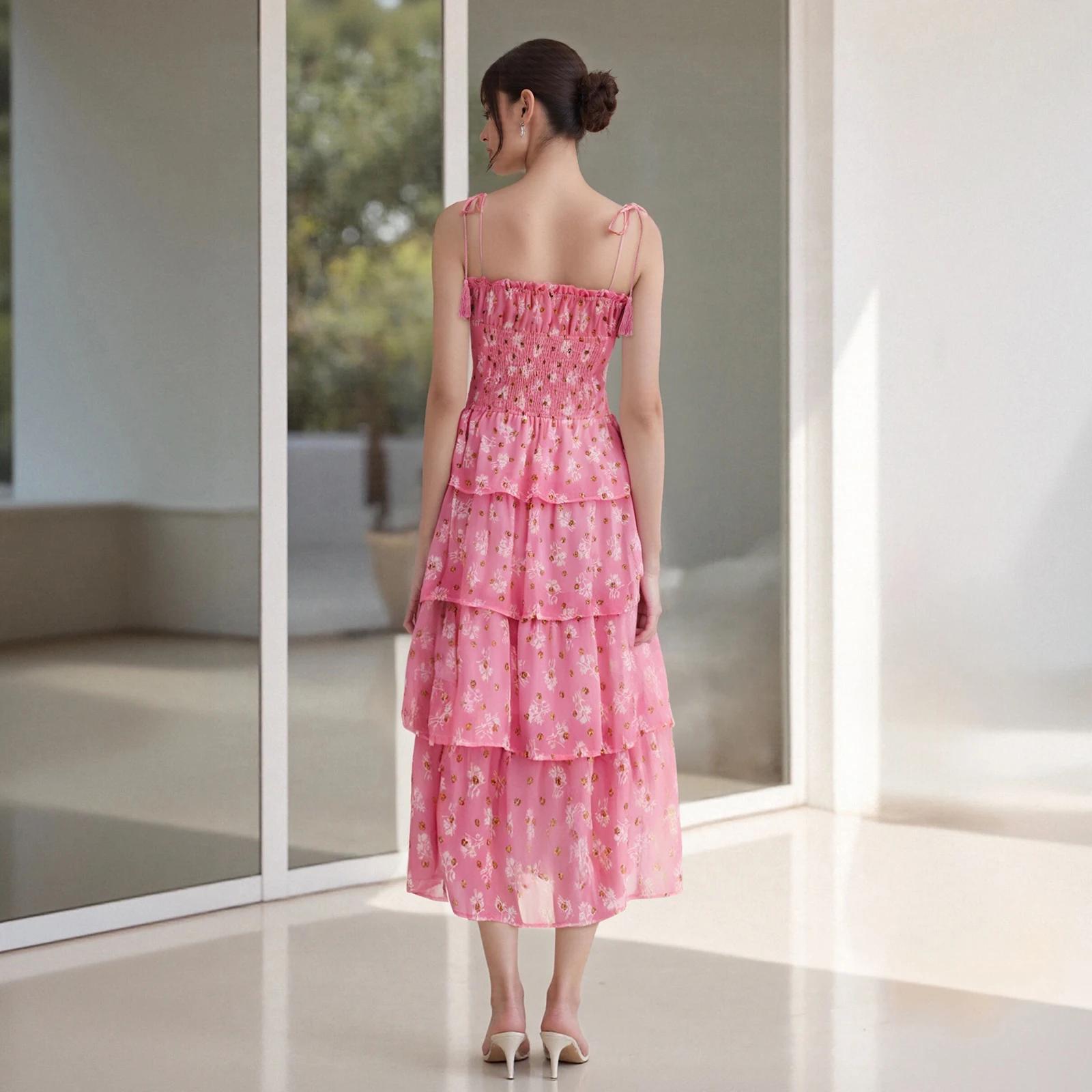 ใหม่แฟชั่นสตรียาวชุดสาย Daisy พิมพ์สปาเก็ตตี้สายคล้องคอฉัตรเค้กชุดขายร้อน S-XL