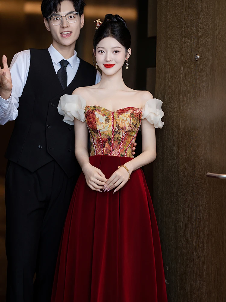 

Red One-oulder Wedding Dr Ele Brideom Wine Serving Costume Korean Sle Embroidered A-Line Skirt Midi Par Gown