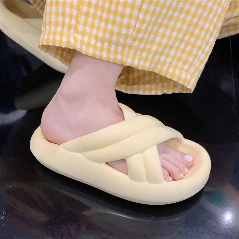 

oeggeo Men women individual anti-skid cross slippers summer couples outdoor slippers thick soles extra waterproof household shoe