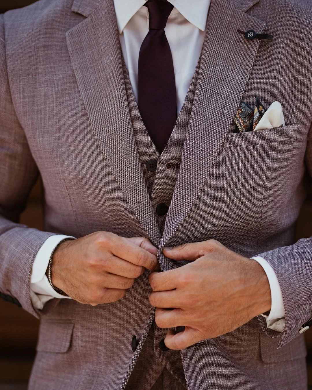 الكلاسيكية الزفاف الرجال الدعاوى زر واحد مصممة خصيصا الأعمال 3 قطع سترة سترة السراويل مصمم مناسبة رسمية الدعاوى حسب الطلب