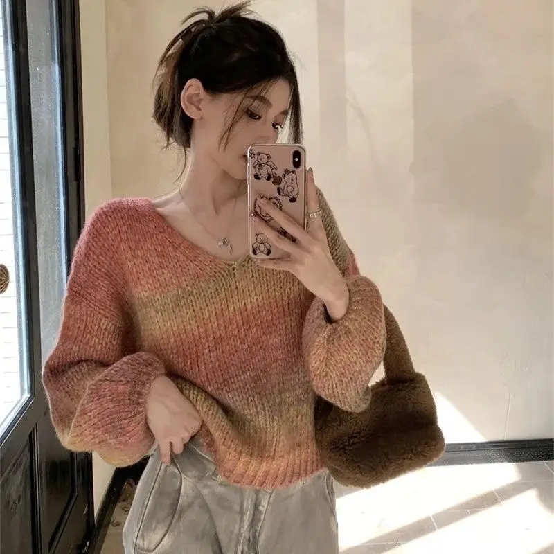 Retro Gradient Color V-neck Pullover Long Sleeved Sweater for Women's Autumn and Winter Hong Kong Style Casual Loose Short Style