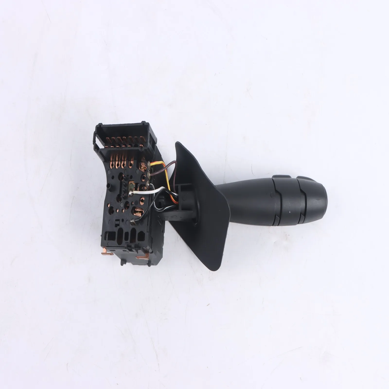

6001551361 Переключатель на руле для Renault Logan Tondar Dacia Sandero Wagon 13-контактный