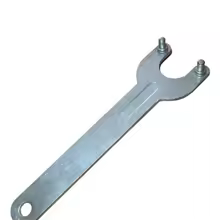 Close-up of wrench teeth and application