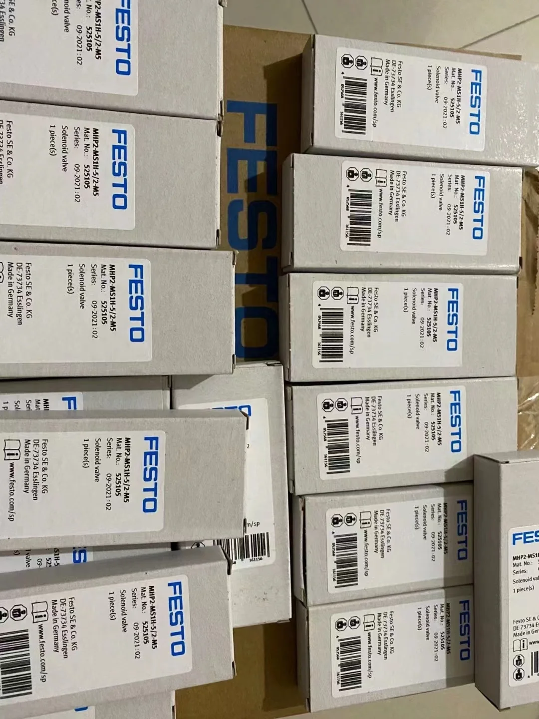 original Industrial automation Pneumatic valves JMFH-5-1/8 8820 Festo- valve series