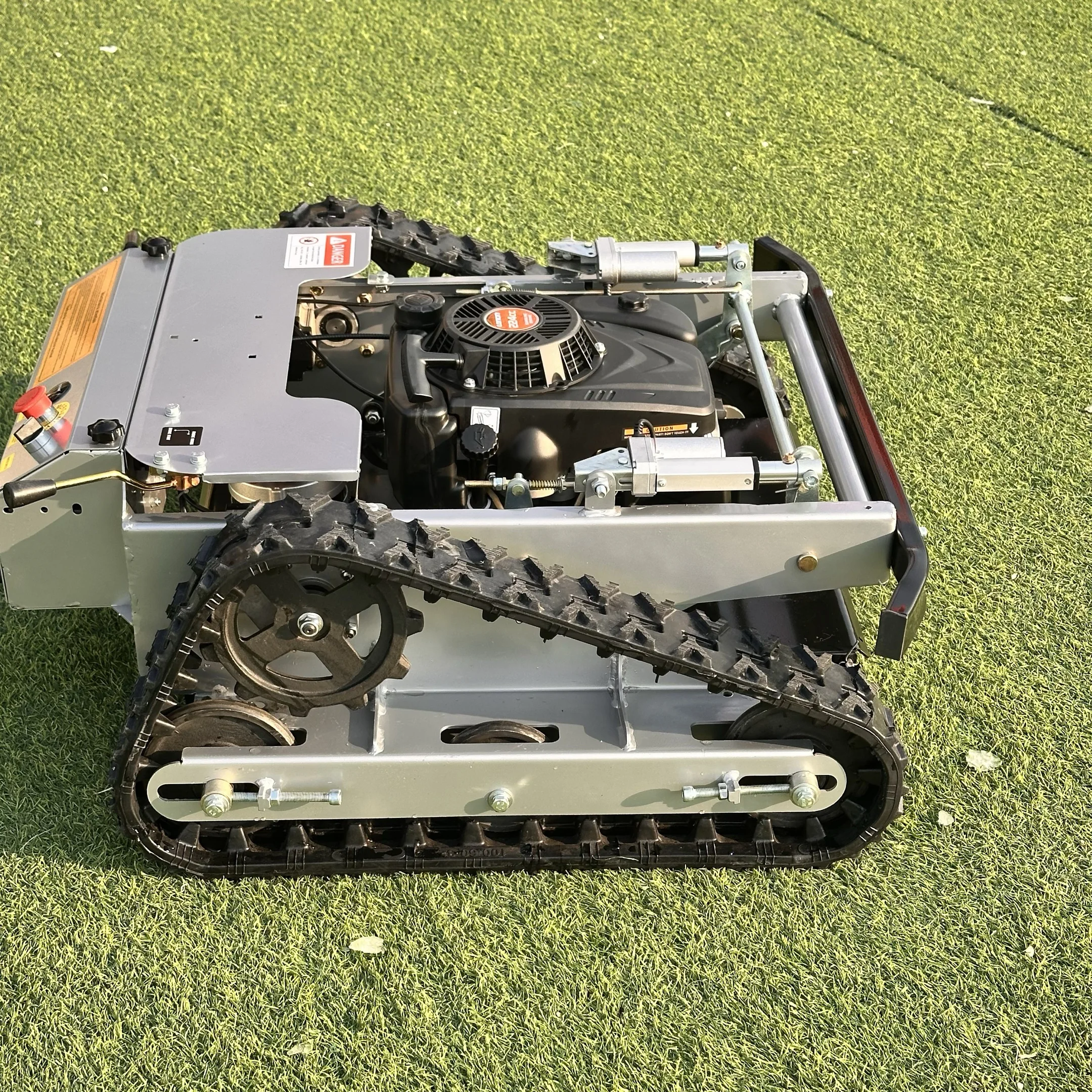 เครื่องตัดหญ้าอัตโนมัติแบบออฟโรด 800 มม. ควบคุมด้วยรีโมทคอนโทรล อเนกประสงค์ สำหรับกำจัดวัชพืชในสวน แบบตีนตะขาบ ปรับแต่งได้ อุปกรณ์ดูแลสนามหญ้า