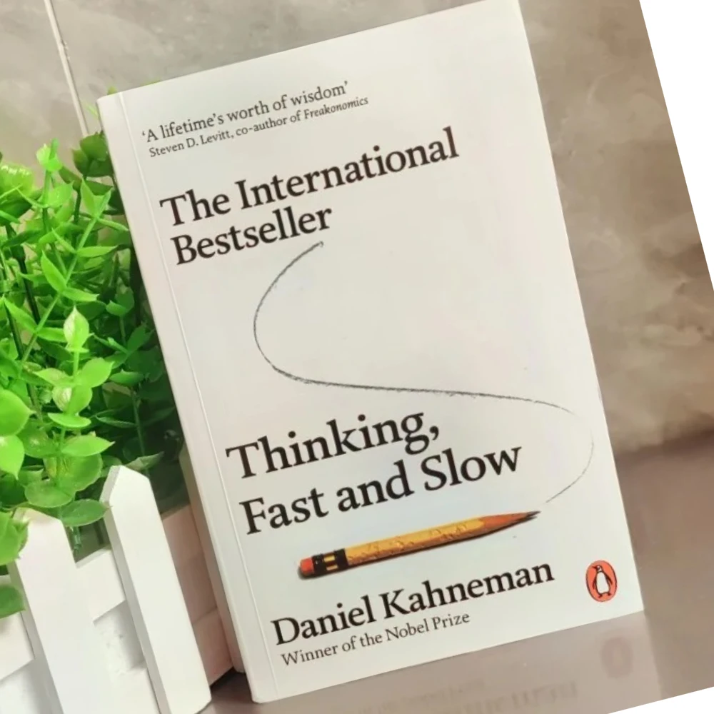 

Книги по английскому языку «Деніел Кахнемн» для быстрого и медленного чтения для взрослых. Пожизненные книги, которые стоит мудрости. Экономическая книга по управлению.