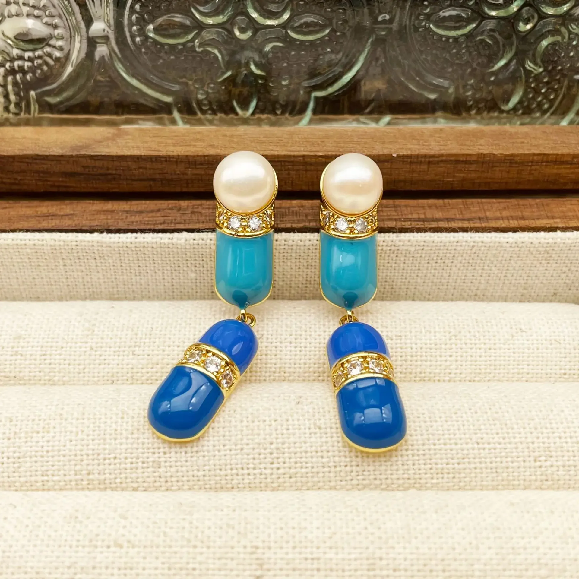 Dopamine Versatile Drop Glaze Enamel Capsule Pearl Sweet Vintage Design Temperament Stud Earrings