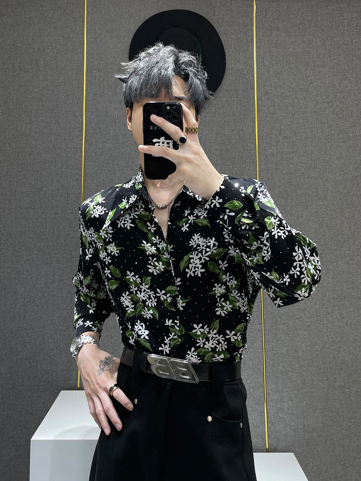 

Летняя мужская рубашка из ледяного шелка с длинным рукавом, с подплечниками, струящаяся, с цветочным принтом, повседневная, свободного кроя, для подростков