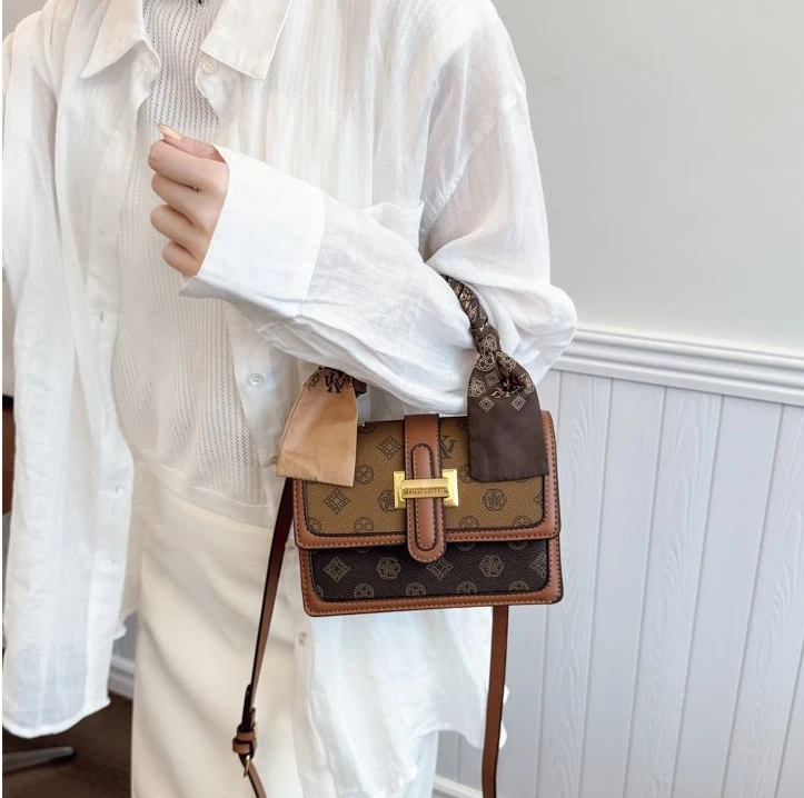 chic-designer-solid-color-diaper-bags-for-ladies-minimalist-fashion-tote-bag-large-capacity-leather-shoulder-bag-stylish