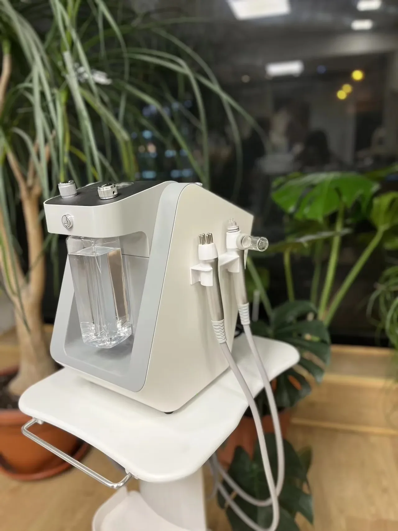 Neues 4-in-1-Gerät mit kleiner Blase und Wasserstoff für das Gesicht, Mikrodermabrasion, Peeling, Reinigung, Lifting, SPA-Blasenausrüstung