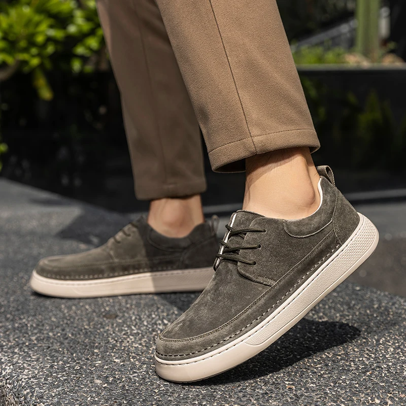 

Новая модная брендовая уличная повседневная кожаная обувь, высококачественная мужская удобная повседневная спортивная обувь из коровьей замши с верхним слоем на шнуровке