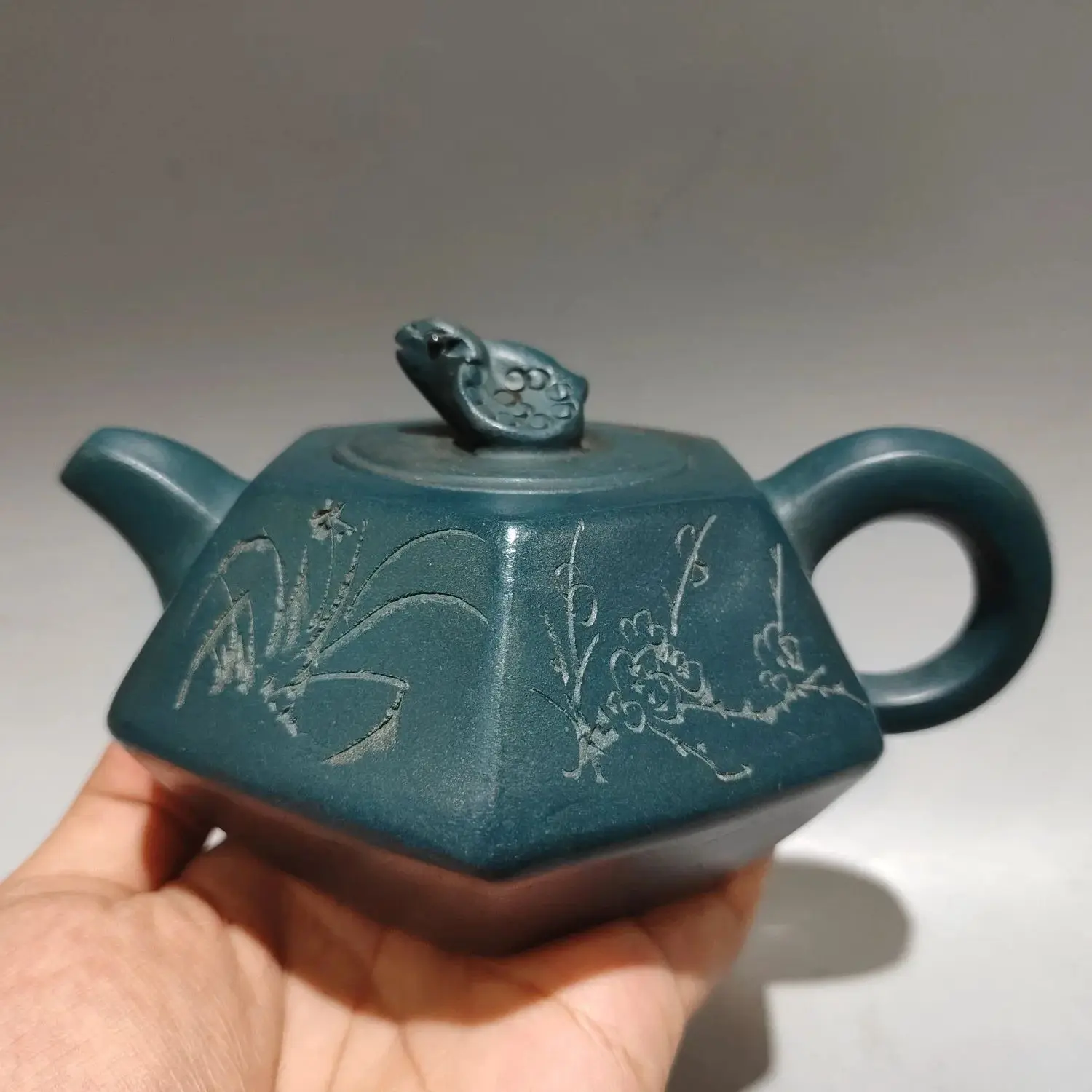 

6"Chinese Yixing Purple Clay Teapot Turtle statue cover Four Seasons Festival Flower Pattern Hexagonal PotKettle Teapot Flagon