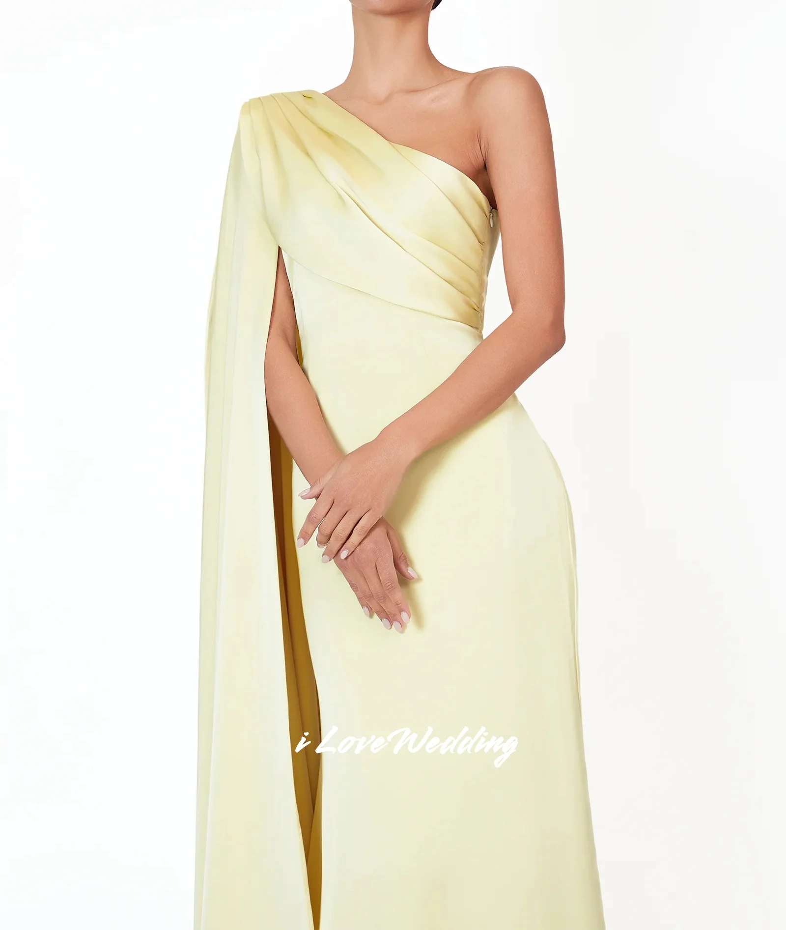 Hellgelbes One-Shoulder-Abendkleid 2025, Satin, ärmellos, Meerjungfrau-Schal, plissiert, bodenlang, Hochzeitskleid, individuell gestaltet