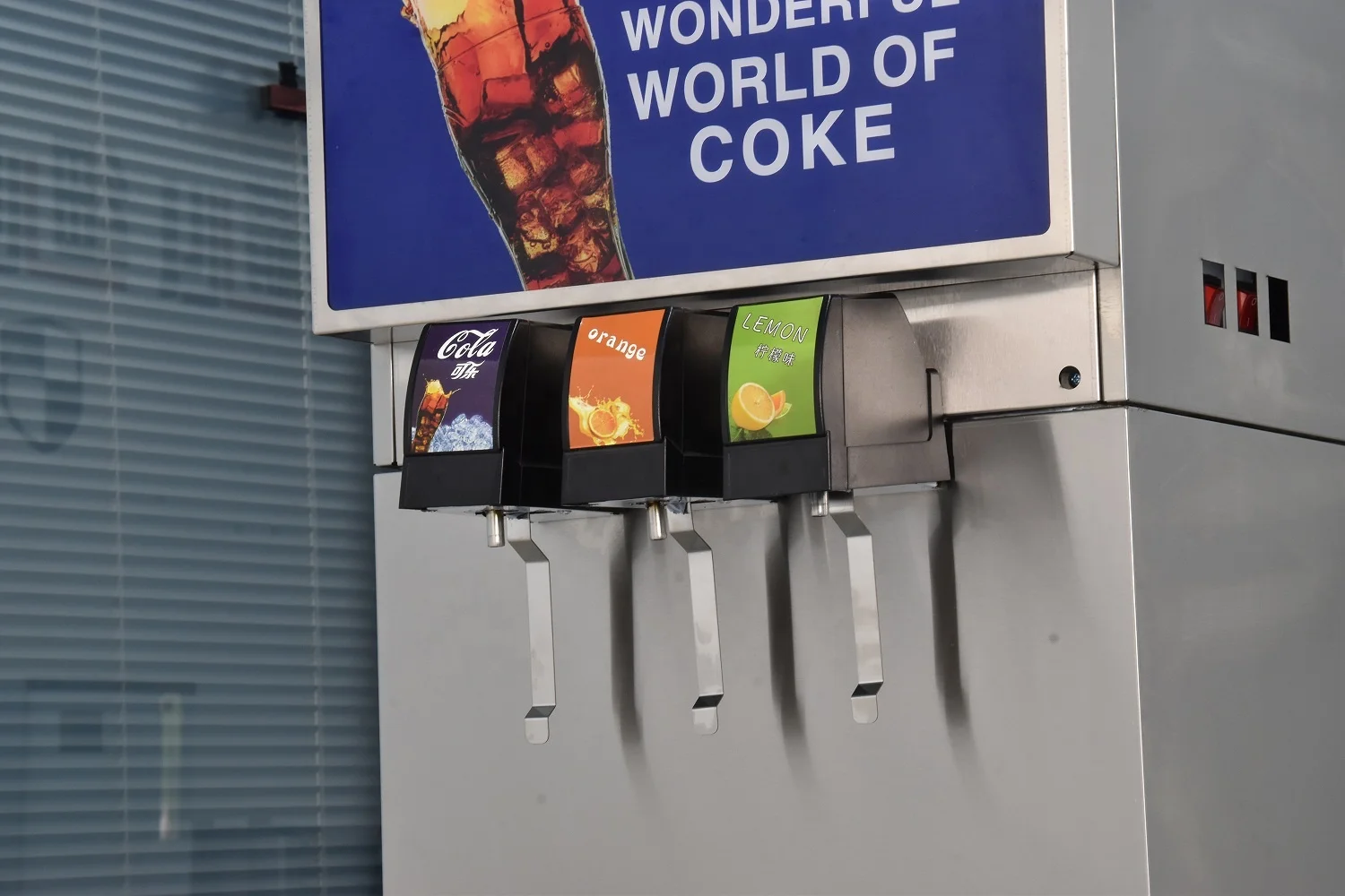 Soft Drink Dispenser Machine for Carbonated Cola Soda for Serving Refreshing Beverages Soda Fountain Machine