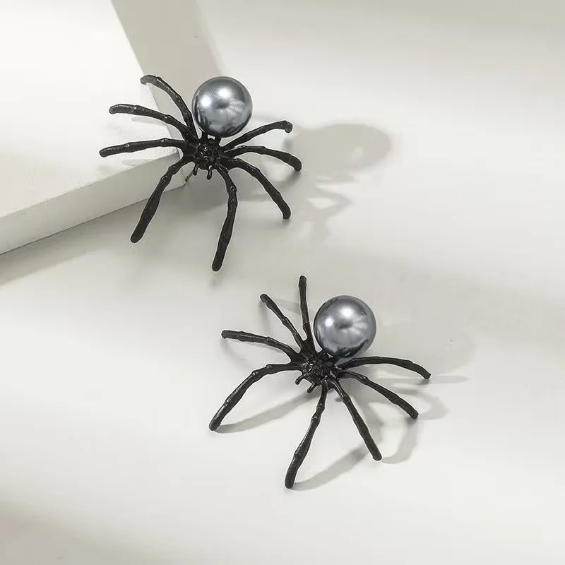 2025 New Fashionable Black Spider Earrings Exaggerated Personalized Black Accessories Halloween Men's and Women's Alloy Earring view 3