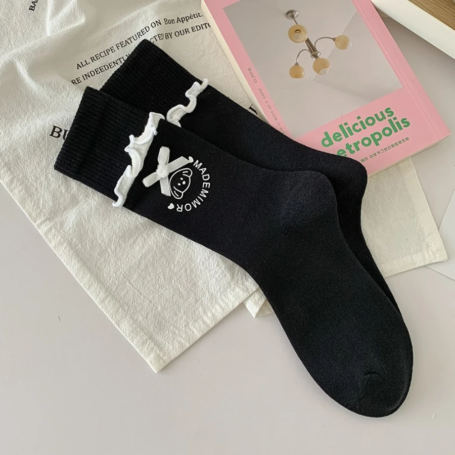 زوجان من جوارب أنبوبية متوسطة الحواف على شكل ربطة عنق على شكل فيونكة، مع تصميم جميل مثل الأساسية، دانتيل رقيق، مطابقة يومية #5