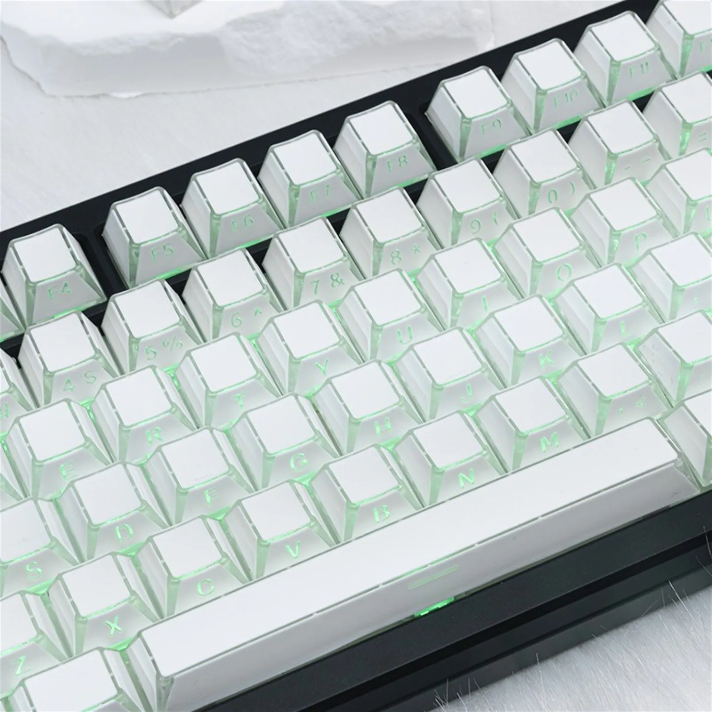 

Black White Side Printed Keycaps 134 Keys Cherry Profile PBT Angular Backlit Keycap Set for 61/75/87/98/108 Mechanical Keyboard