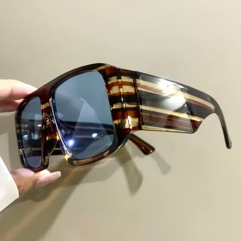 Vintage Stripes Oversized Y2K Sunglasses Women Fashion Luxury Big Frame Ladies Gradient Punk Square Sunglasses Retro Thick Shade