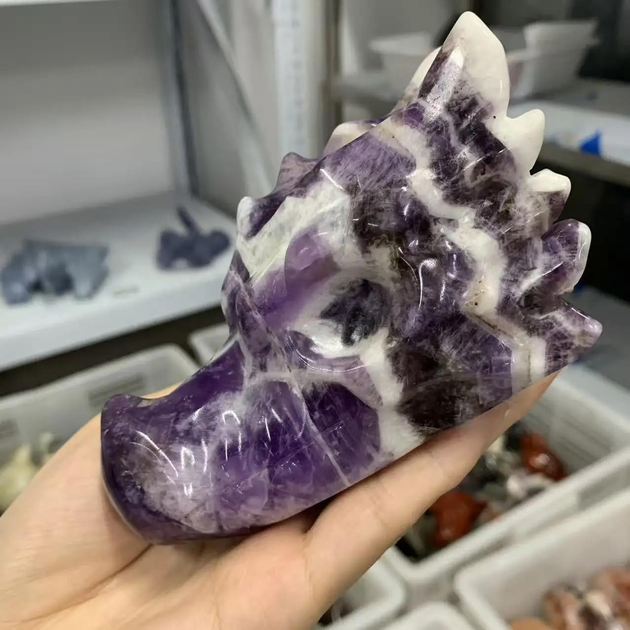 

Natural Dreamy Amethyst Dragon Head, Hand-Carved, Has Healing Properties, Suitable For Home And Office Decoration, As a Gift, De