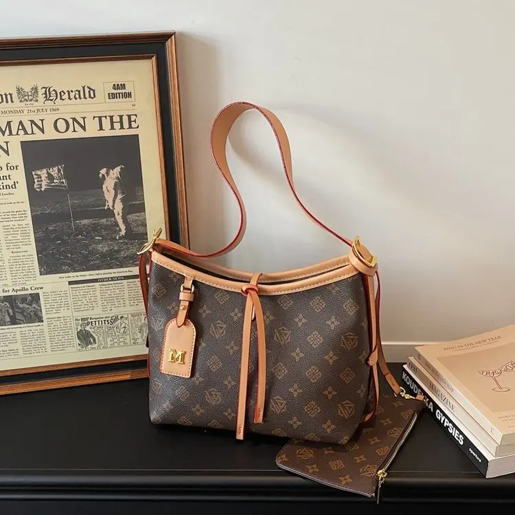 

Leather Elegant Crossbody Handbag Hand Bags Trendy Design Diaper Bag Classic Designer Paris Popular Classic Elegant Bag